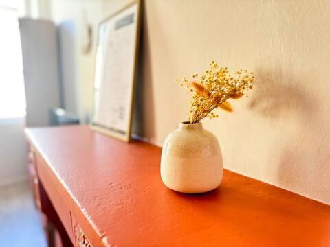 Food And Chill - Deux Appartements Hypercentre - 1 Theme Cinema - By Primo C0Nciergerie Tournus Exterior foto