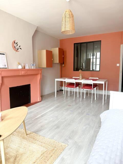 Food And Chill - Deux Appartements Hypercentre - 1 Theme Cinema - By Primo C0Nciergerie Tournus Exterior foto