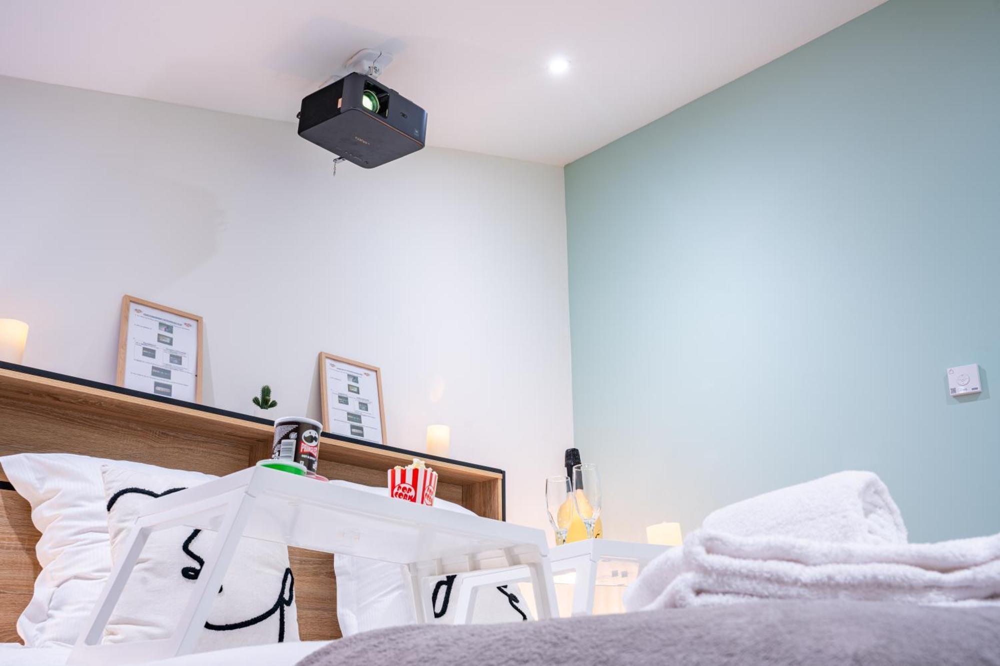 Food And Chill - Deux Appartements Hypercentre - 1 Theme Cinema - By Primo C0Nciergerie Tournus Exterior foto